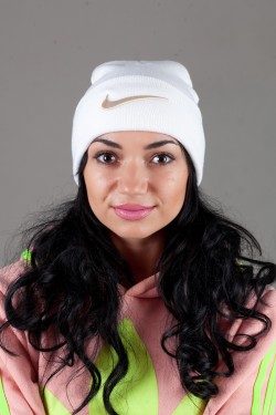 Женская спортивная шапка NikehiteG