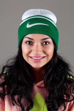 Женская спортивная шапка Nike-GW