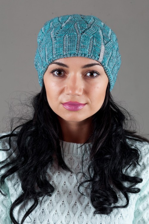 Женская вязанная шапка OdysseyKvant-Light blue