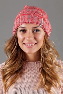 Женская вязанная шапка OdysseyKvant-Red