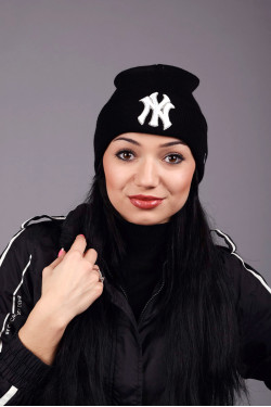 зимние шапки, Женская шапка New York Black