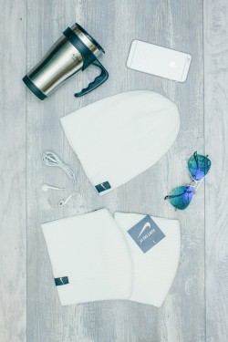 Женская спортивная шапка Nike Light - White
