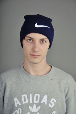 Мужская спортивная шапка Nike темно синяя