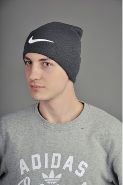 Мужская спортивная шапка Nike серая