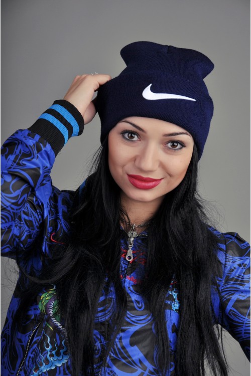Женская спортивная шапка Nike темно синяя
