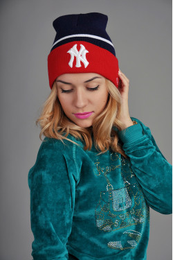 зимние шапки, Женская шапка New York BWR
