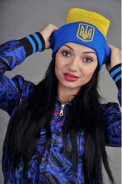 зимние шапки, Женская шапка Ukraine